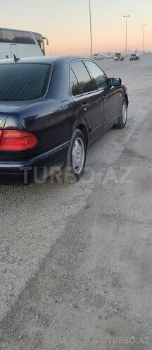 Mercedes E 240 1998, 270,000 km - 2.4 л - Bakı
