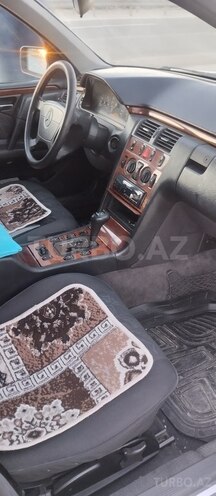 Mercedes E 240 1998, 270,000 km - 2.4 л - Bakı
