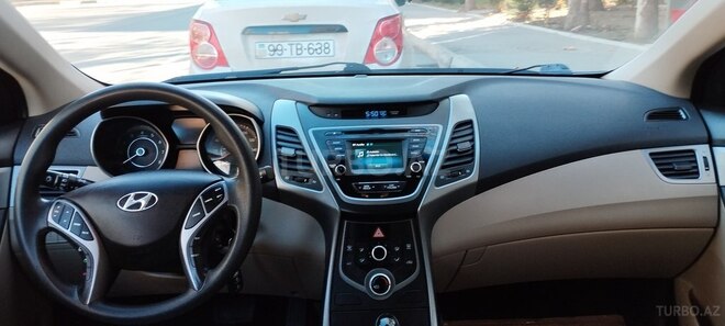Hyundai Elantra 2015, 68,890 km - 1.8 l - Mingəçevir