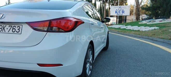 Hyundai Elantra 2015, 68,890 km - 1.8 l - Mingəçevir