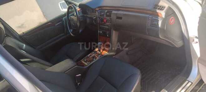 Mercedes E 240 1999, 300,000 km - 2.4 l - Bakı