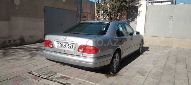 Mercedes E 240 1999, 300,000 km - 2.4 l - Bakı