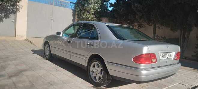 Mercedes E 240 1999, 300,000 km - 2.4 l - Bakı