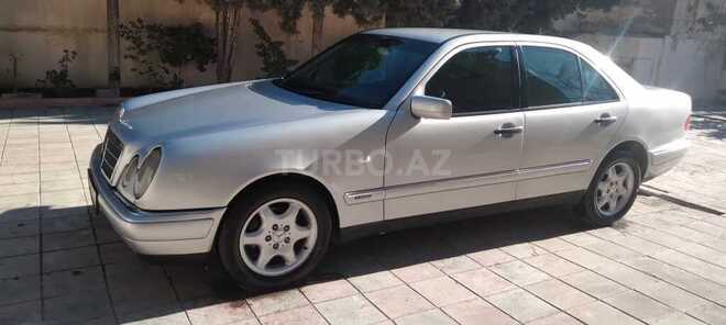 Mercedes E 240 1999, 300,000 km - 2.4 l - Bakı