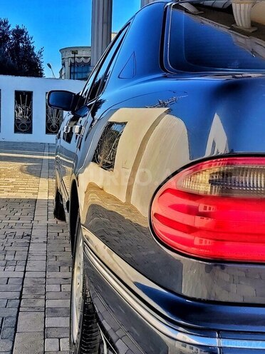 Mercedes E 280 2001, 330,000 km - 2.8 l - Bakı