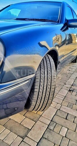 Mercedes E 280 2001, 330,000 km - 2.8 l - Bakı