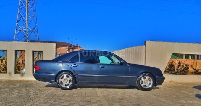 Mercedes E 280 2001, 330,000 km - 2.8 l - Bakı