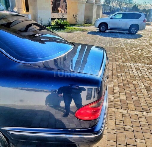 Mercedes E 280 2001, 330,000 km - 2.8 l - Bakı
