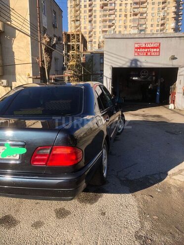 Mercedes E 200 1996, 483,000 km - 2.0 л - Bakı