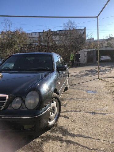 Mercedes E 200 1996, 483,000 km - 2.0 л - Bakı