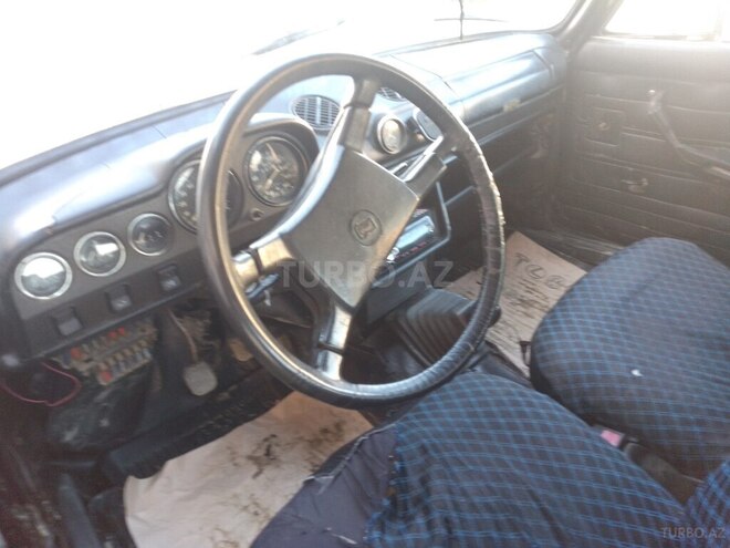 LADA (VAZ) 2106 1983, 30,000 km - 1.5 l - Salyan