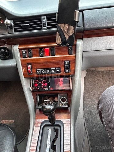 Mercedes E 320 1995, 301,000 km - 3.2 l - Bakı