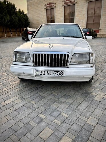 Mercedes E 320 1995, 301,000 km - 3.2 l - Bakı