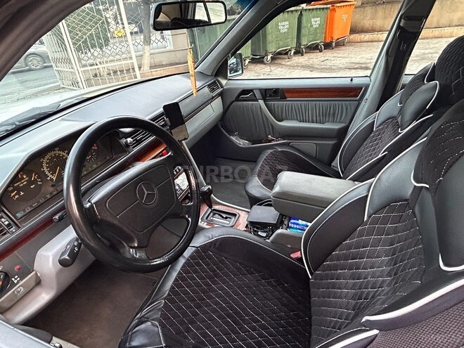 Mercedes E 320 1995, 301,000 km - 3.2 l - Bakı