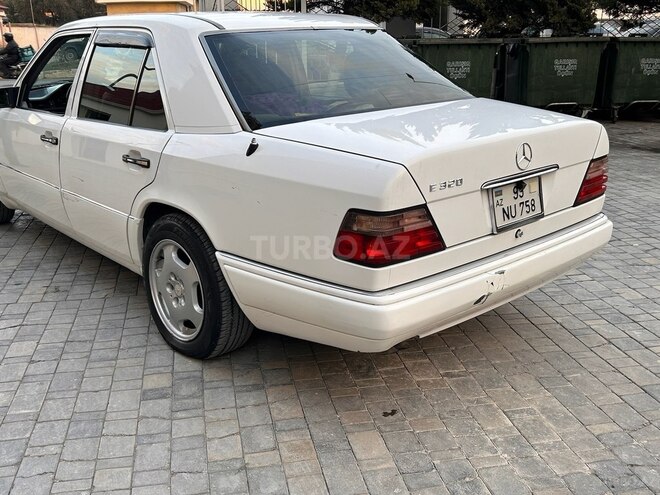 Mercedes E 320 1995, 301,000 km - 3.2 l - Bakı