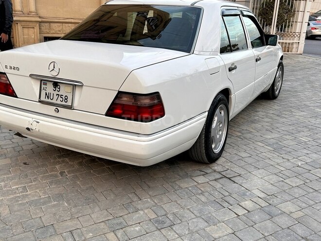 Mercedes E 320 1995, 301,000 km - 3.2 l - Bakı