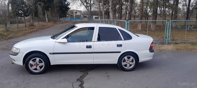 Opel Vectra 1997, 302,000 km - 1.8 l - Zaqatala
