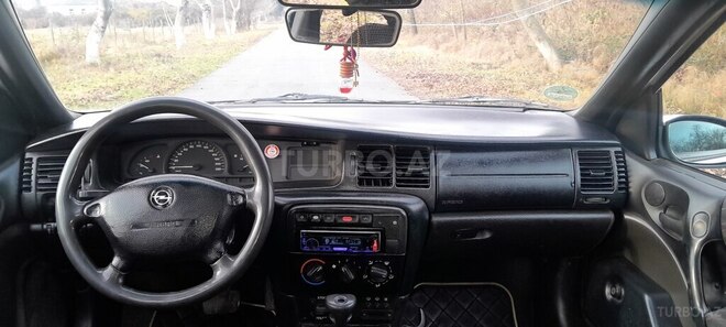 Opel Vectra 1997, 302,000 km - 1.8 l - Zaqatala
