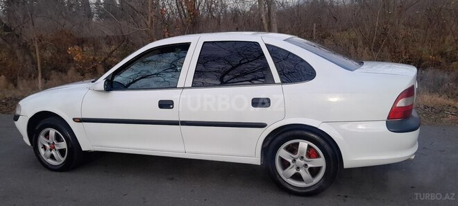 Opel Vectra 1997, 302,000 km - 1.8 l - Zaqatala