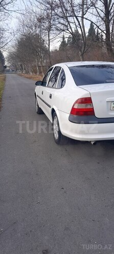 Opel Vectra 1997, 302,000 km - 1.8 l - Zaqatala