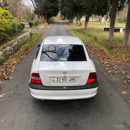 Opel Vectra 1997, 302,000 km - 1.8 l - Zaqatala