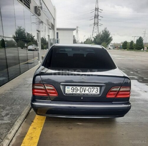 Mercedes E 220 2001, 368,000 km - 2.2 l - İmişli