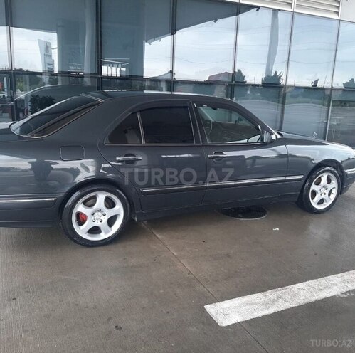 Mercedes E 220 2001, 368,000 km - 2.2 l - İmişli