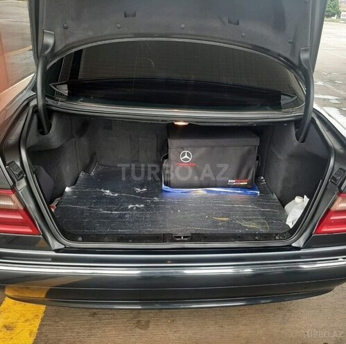 Mercedes E 220 2001, 368,000 km - 2.2 l - İmişli