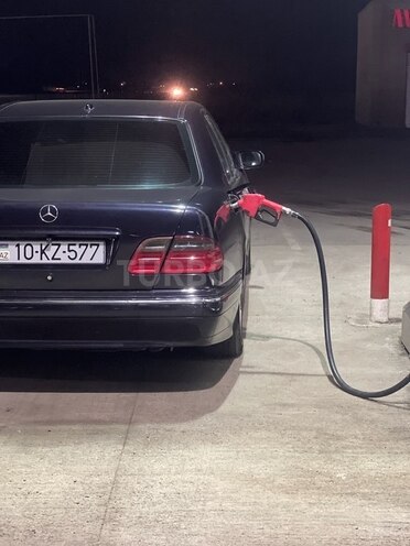 Mercedes E 240 1999, 330,000 km - 2.4 l - Lənkəran