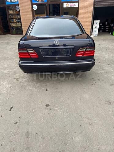 Mercedes E 240 1999, 330,000 km - 2.4 l - Lənkəran