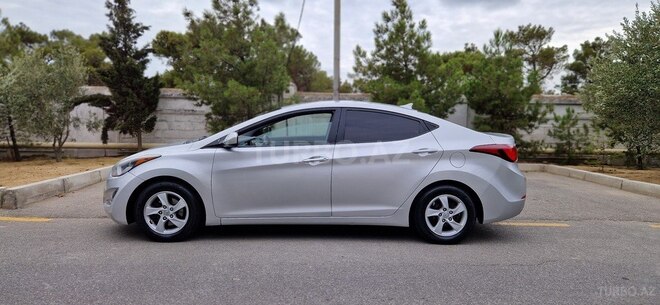 Hyundai Elantra 2015, 175,000 km - 1.8 l - Bakı