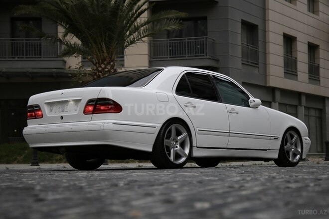 Mercedes E 320 2000, 133,665 km - 3.2 l - Bakı