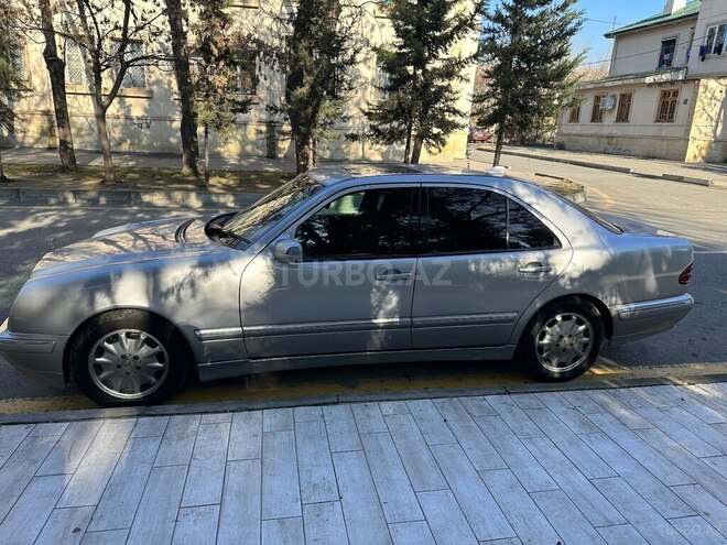 Mercedes E 220 2002, 385,000 km - 2.2 l - Mingəçevir