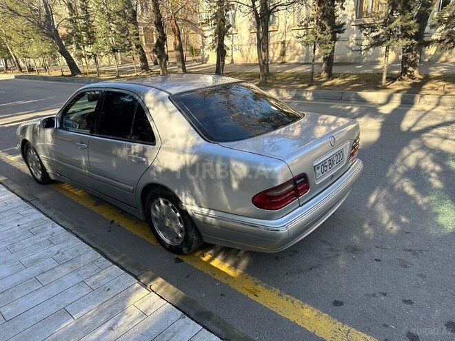 Mercedes E 220 2002, 385,000 km - 2.2 l - Mingəçevir