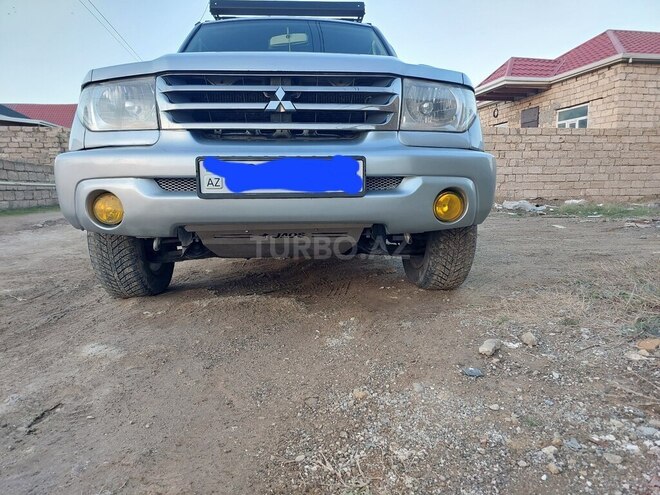 Mitsubishi Pajero io 2004, 301,063 km - 2.0 л - Bakı