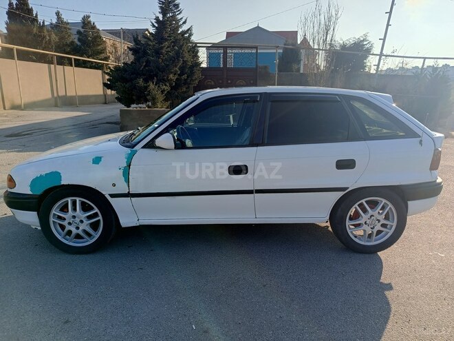 Opel Astra 1995, 425,000 km - 1.6 l - Bakı