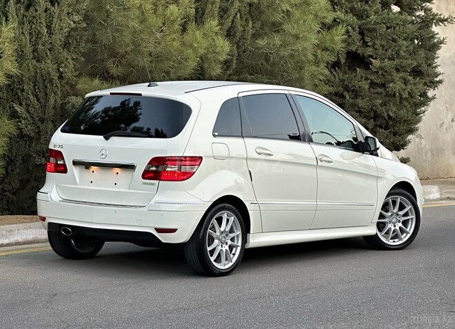 Mercedes B 180 2008, 77,000 km - 1.7 l - Bakı