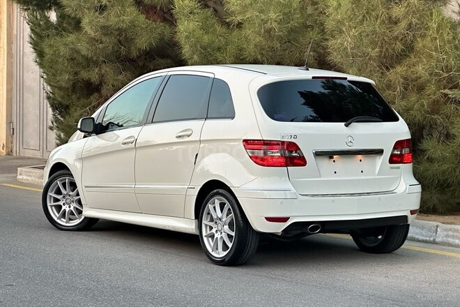 Mercedes B 180 2008, 77,000 km - 1.7 l - Bakı