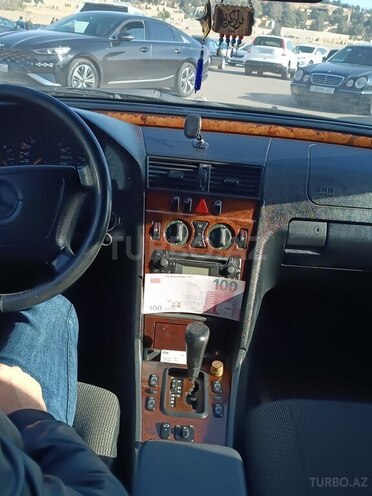 Mercedes E 280 1997, 432,012 km - 2.8 l - Salyan