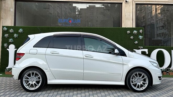Mercedes B 170 2008, 77,000 km - 1.7 l - Bakı