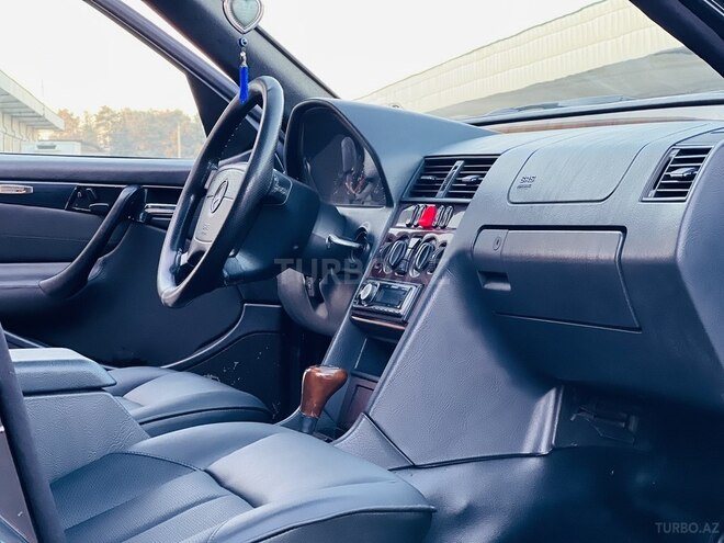 Mercedes C 230 2000, 182,668 km - 2.3 л - İmişli