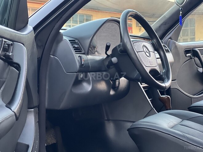 Mercedes C 230 2000, 182,668 km - 2.3 л - İmişli
