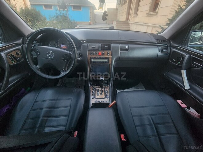Mercedes E 270 2001, 32,500 km - 2.7 l - Şamaxı