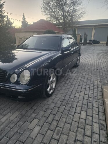 Mercedes E 270 2001, 32,500 km - 2.7 l - Şamaxı