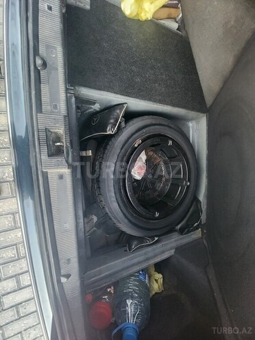 Mercedes E 270 2001, 32,500 km - 2.7 l - Şamaxı
