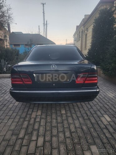 Mercedes E 270 2001, 32,500 km - 2.7 l - Şamaxı