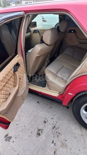 Mercedes E 220 1993, 333,000 km - 2.2 l - Xaçmaz