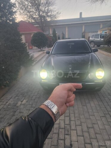 Mercedes E 270 2001, 32,500 km - 2.7 l - Şamaxı