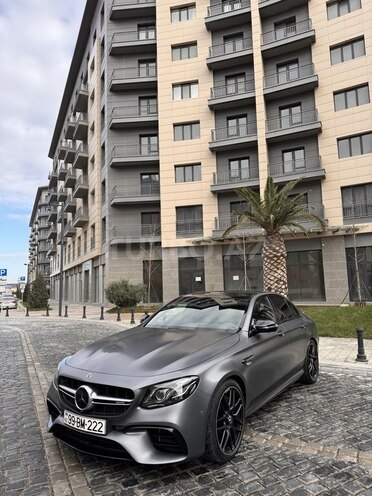 Mercedes  2018, 48,000 km - 4.0 л - Bakı