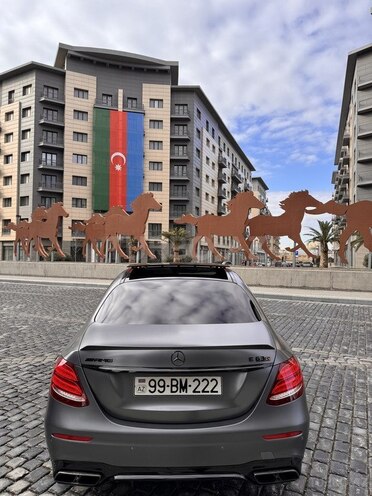 Mercedes  2018, 48,000 km - 4.0 л - Bakı